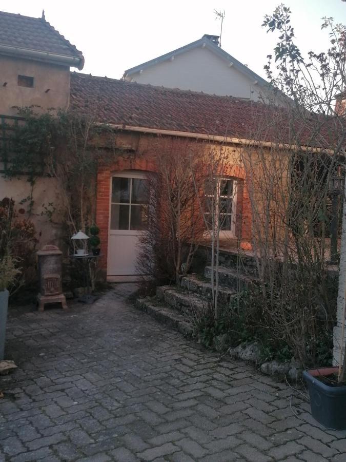 Mini Garni Vendemiaire Apartment Vesoul Bagian luar foto