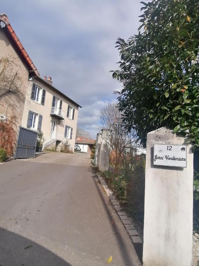 Mini Garni Vendemiaire Apartment Vesoul Bagian luar foto